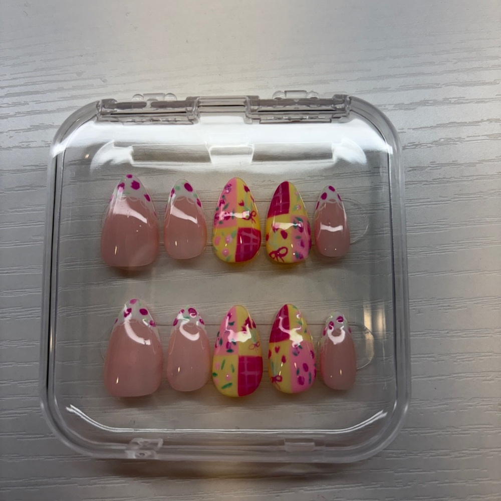 Colorful Press-On Nails Set